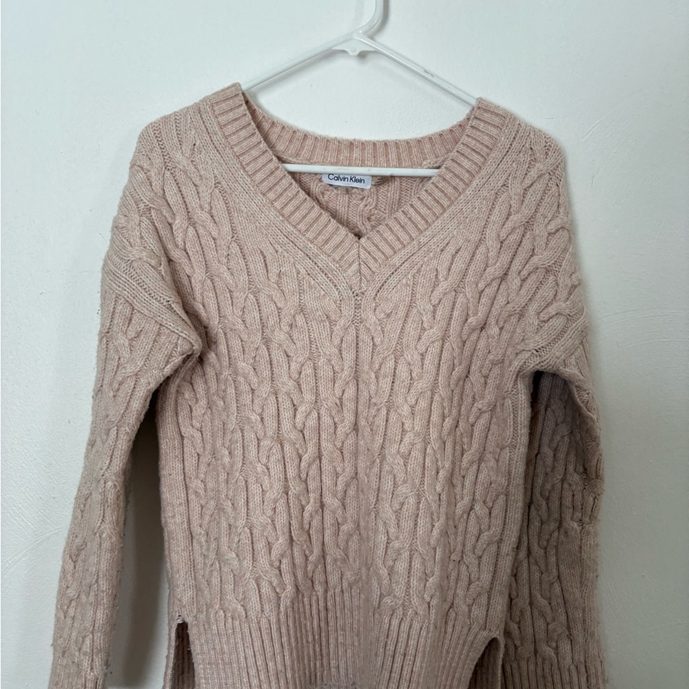 Calvin Klein Women's V-Neck Cable Knit Sweater - Tan